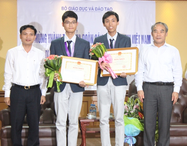 Bộ Giáo dục và Đào tạo đón Đoàn Olympic Toán học Việt Nam